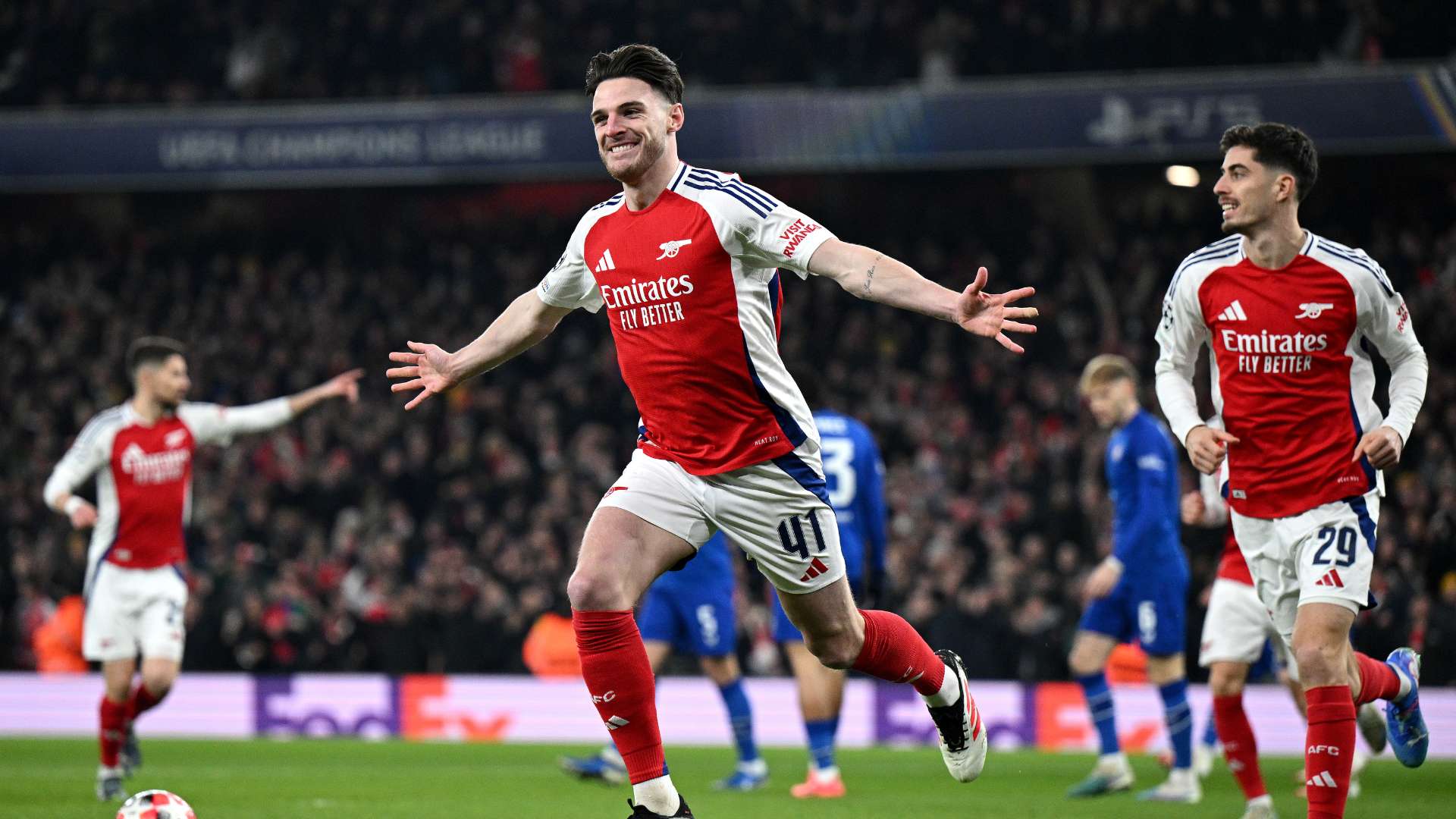 歐洲杯挽救埃裏克森生命的克亞爾獲歐足聯主席獎.